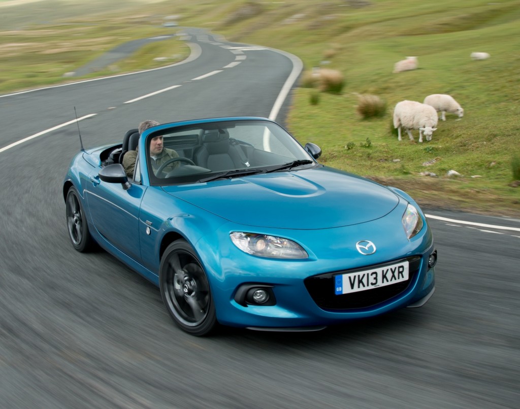 Green_Flag_Mazda_MX5_Credit_Mazda