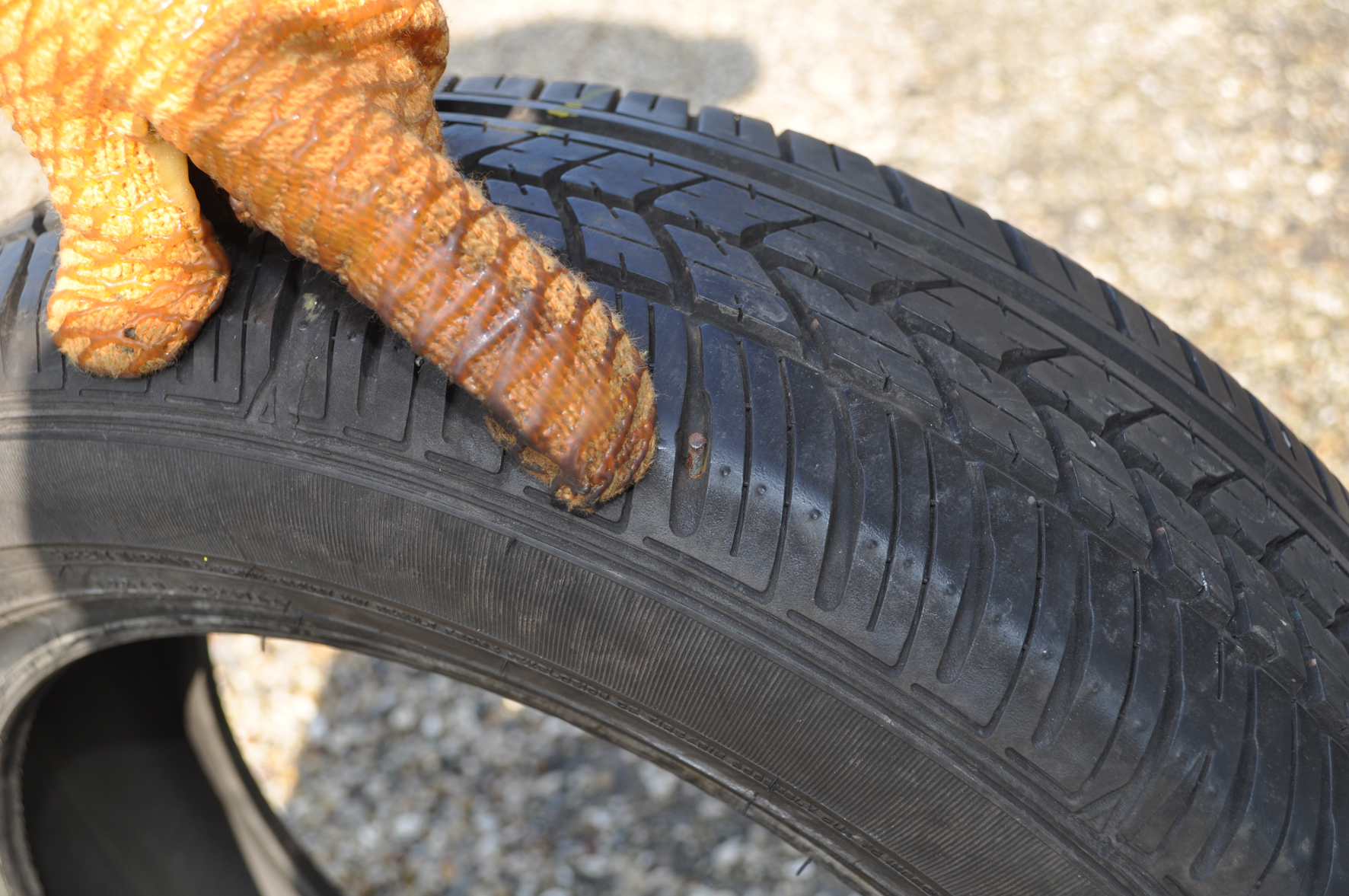 Repairing tyres