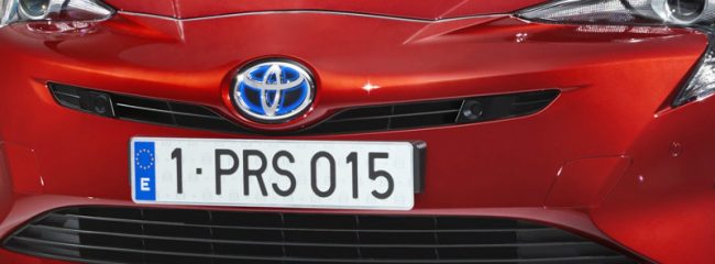 Are you a secret car spotter? Can you name all of these car badge logos? Try your hand at identifying all 20 of these car badge logos.