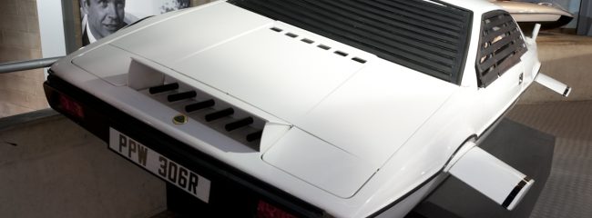 What was the coolest feature of the Lotus Esprit, which appeared in The Spy Who Loved Me?