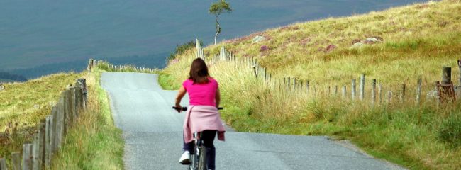 How much room should drivers give a cyclist when overtaking?