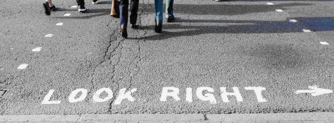 What rule applies to pelican crossings with an island in the middle?
