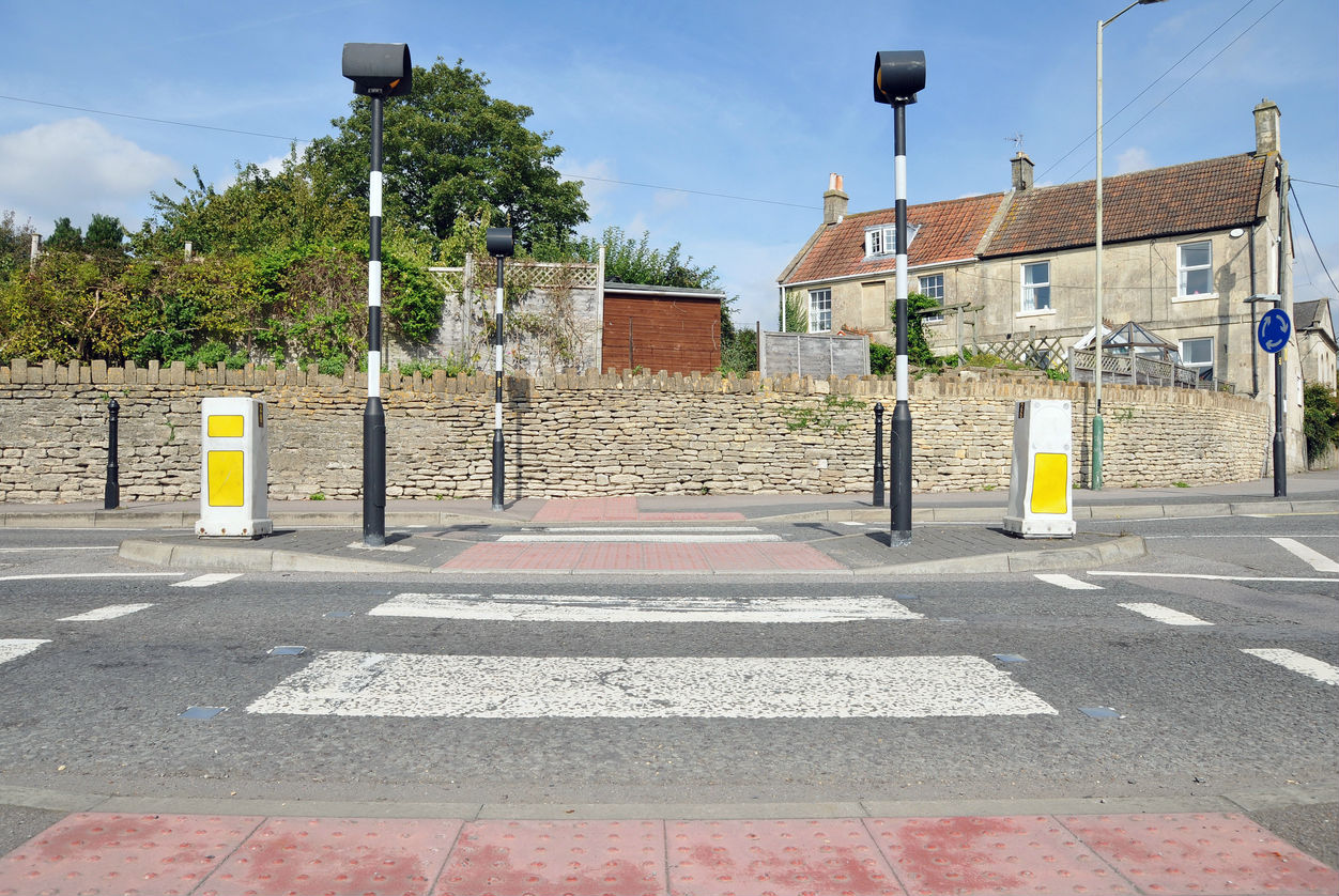 What rule applies to zebra crossings with an island in the middle?