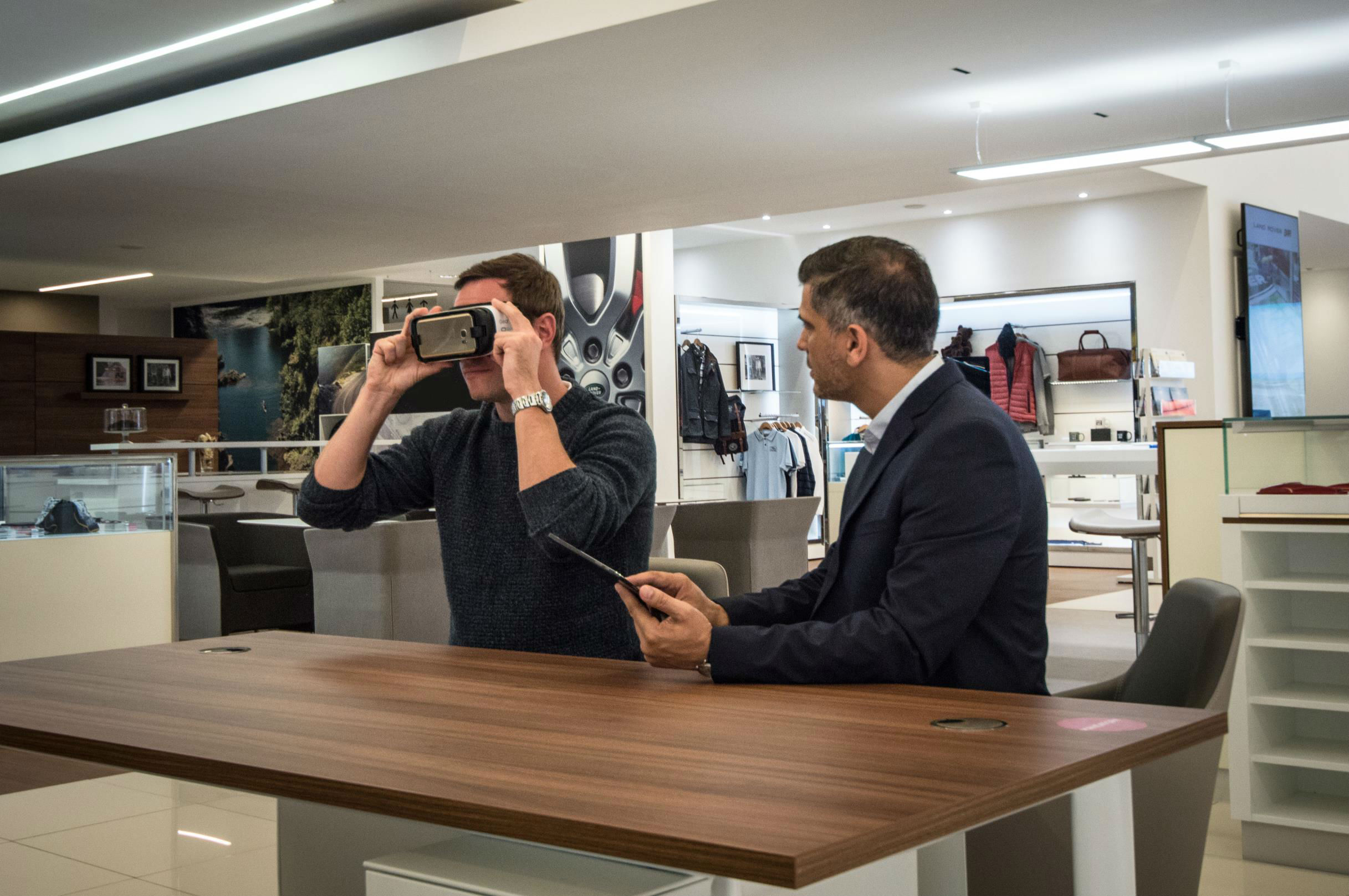 Jaguar Land Rover showrooms feature virtual reality