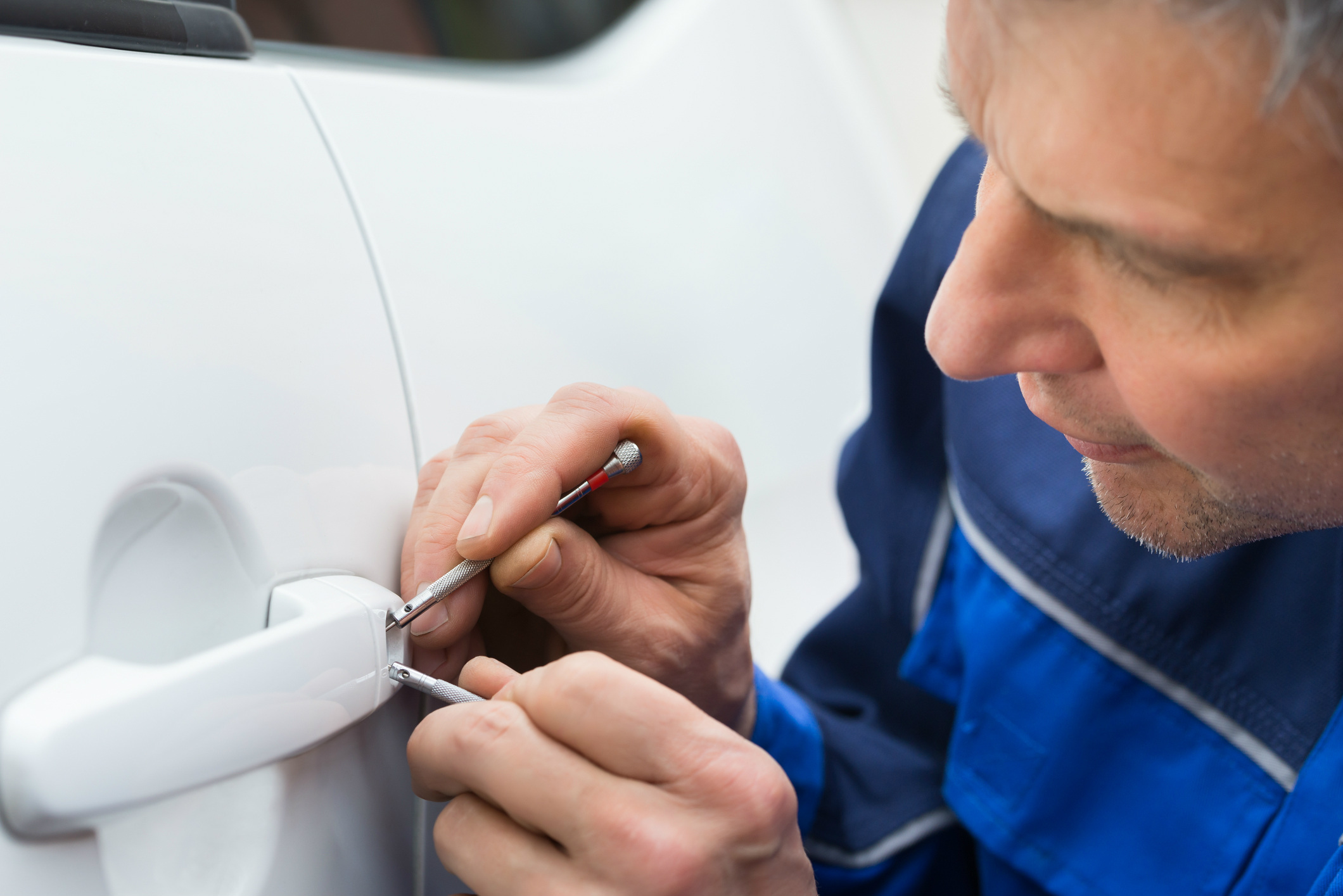 How to find a local car locksmith