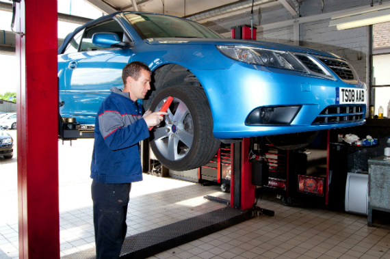 How to carry out DIY checks on your car before an MOT