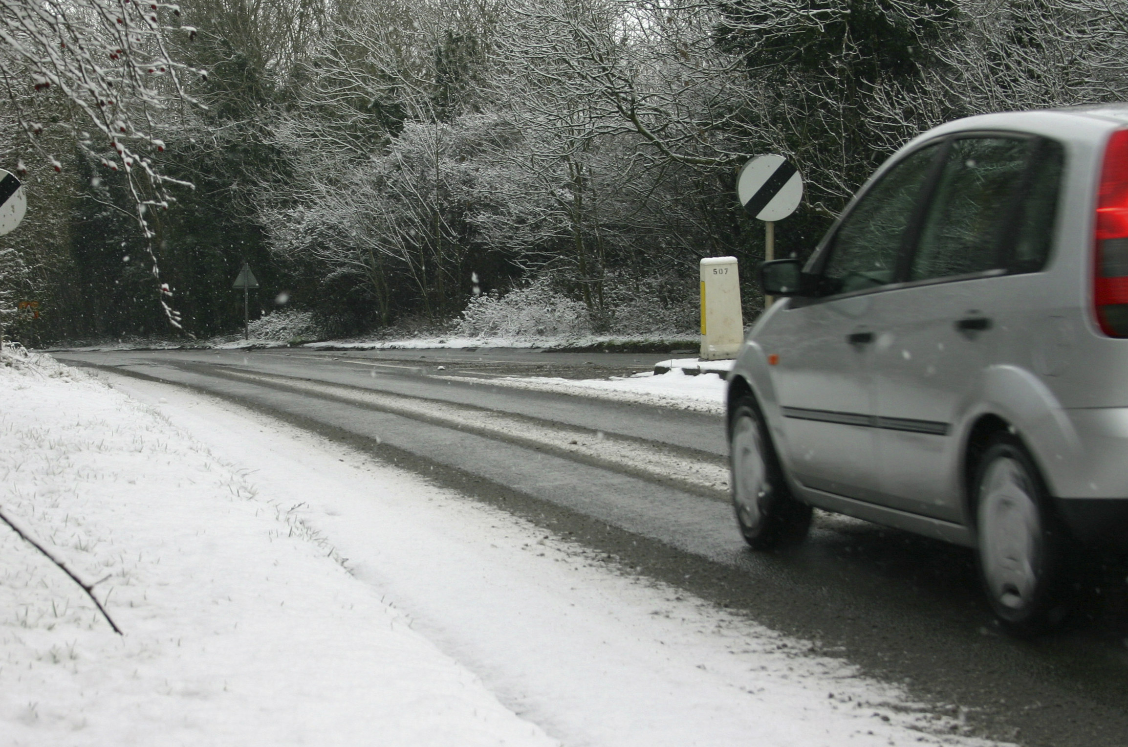 Winter driving emergencies and how drivers can deal with them
