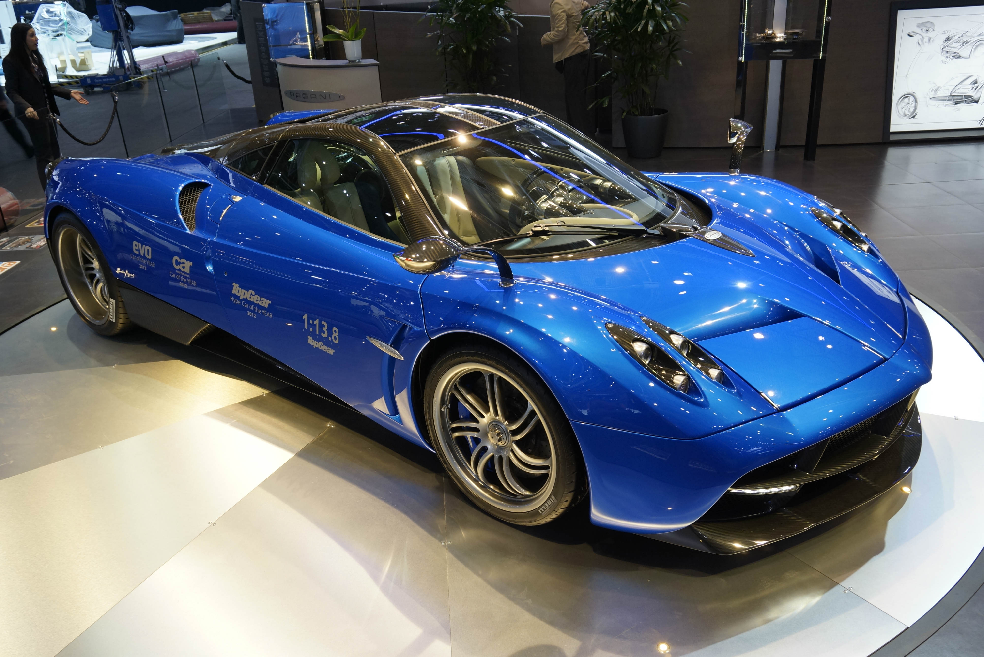 Optional carbon fibre body adds nearly £100,000 to cost of Pagani Huayra