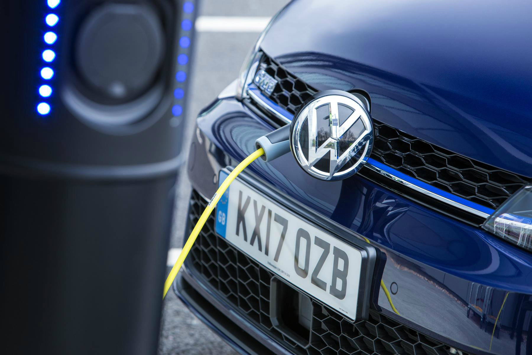 How popular are hybrid and electric cars in the UK?