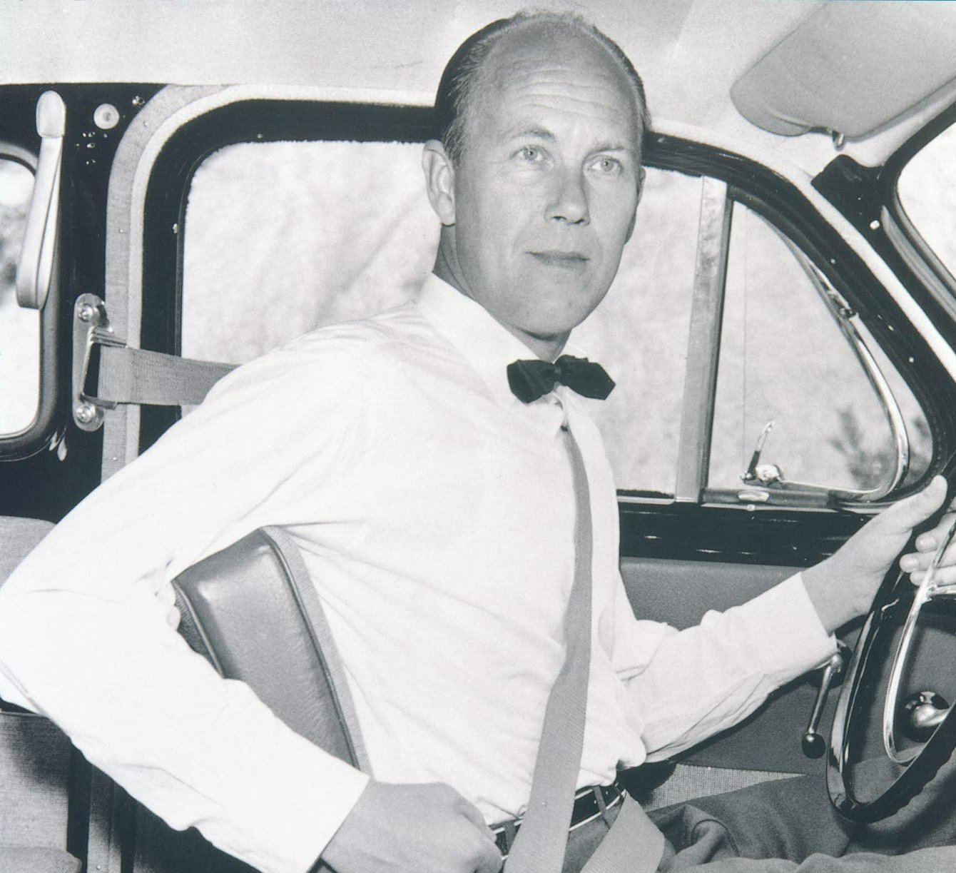 This Swedish engineer invented the three-point seatbelt; what was his name?
