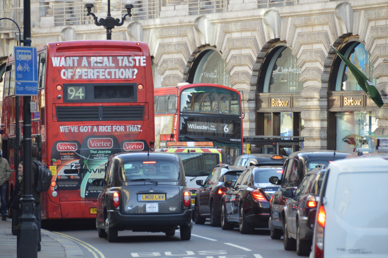 traffic-jam-in-london-green-flag