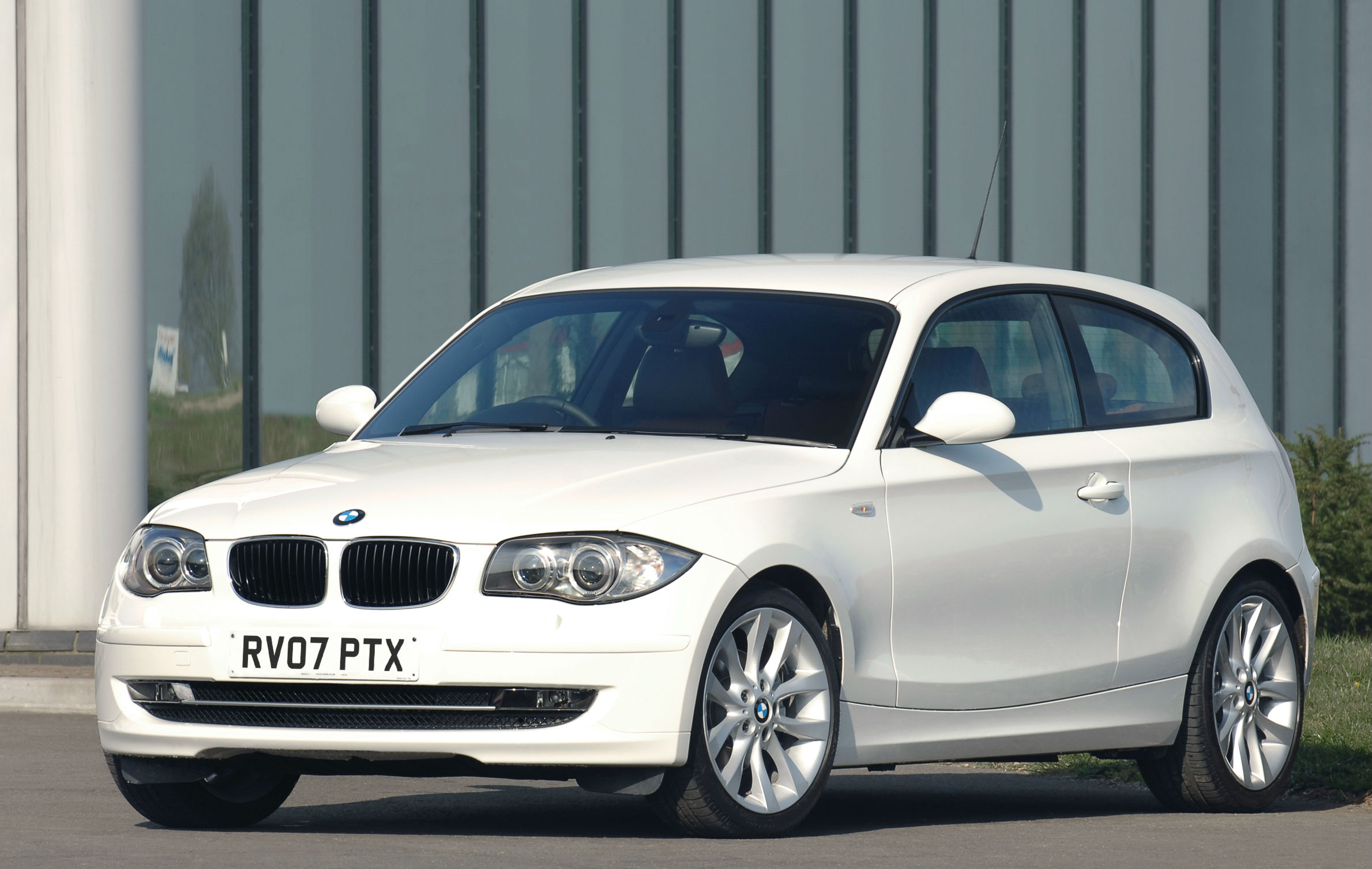 The popular BMW 1 Series is affected by the 2018 electrical issue that has prompted a recall of more than 300,000 BMWs in the UK