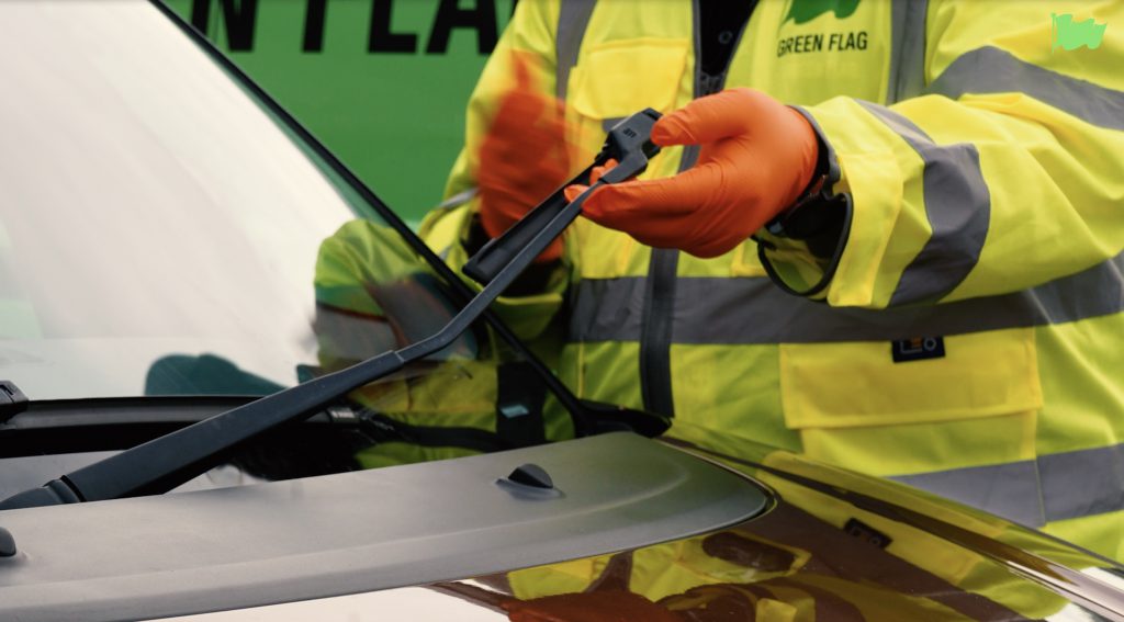 A Green Flag technician